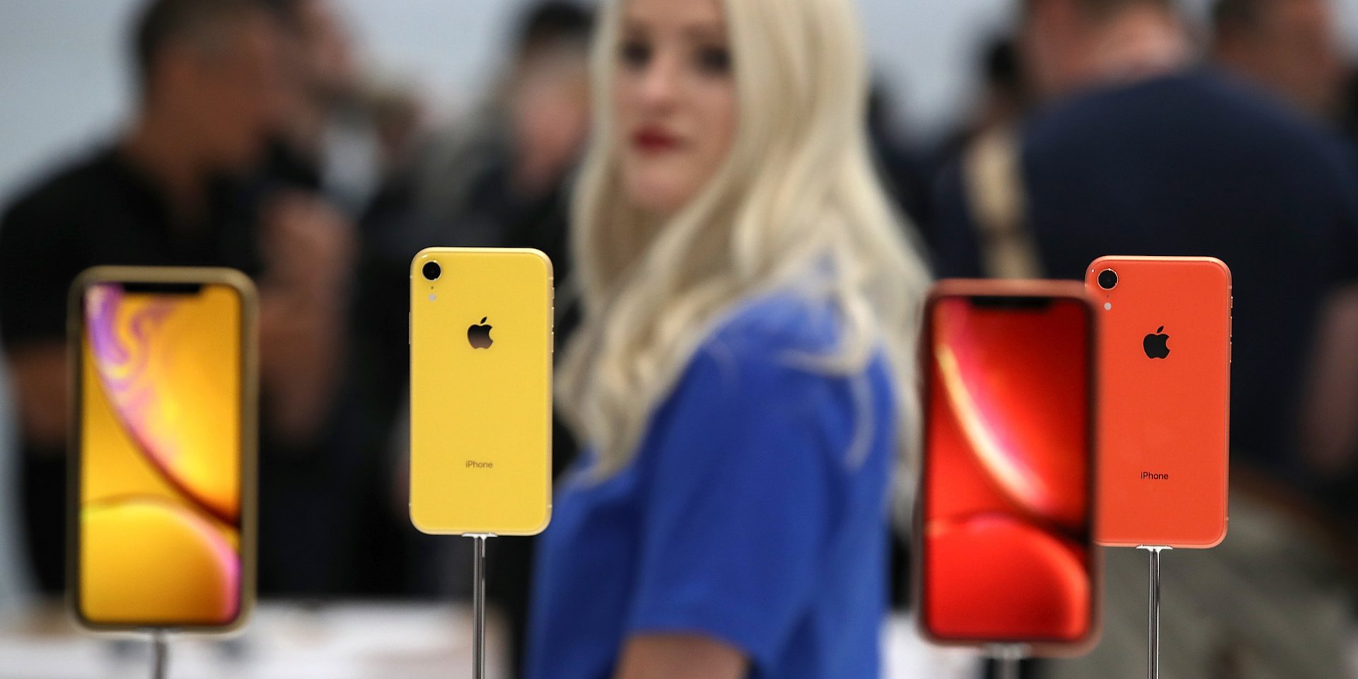 Your iPhone’s battery life isn’t as long as Apple says it is, according to a new report – INSIDER