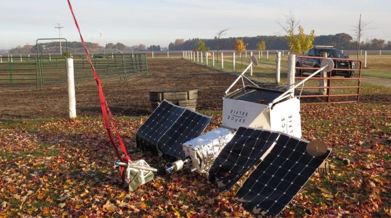Samsung’s ‘space selfie’ balloon crash-lands on Michigan farm – The Verge