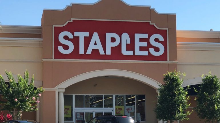 Staples’ Black Friday ad is out with deals on Apple iPad, AirPods, computers and more – USA TODAY