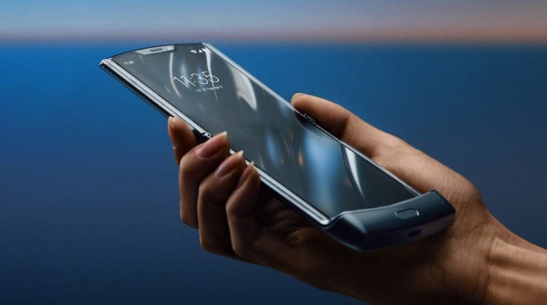 Foldable Moto Razr Gets Delayed Less Than a Week Before Pre-Orders Go Live – Gizmodo