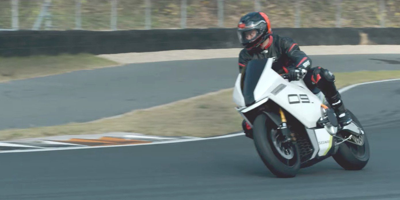 Watch: Segway electric motorcycle concept takes hot laps on the track – Electrek